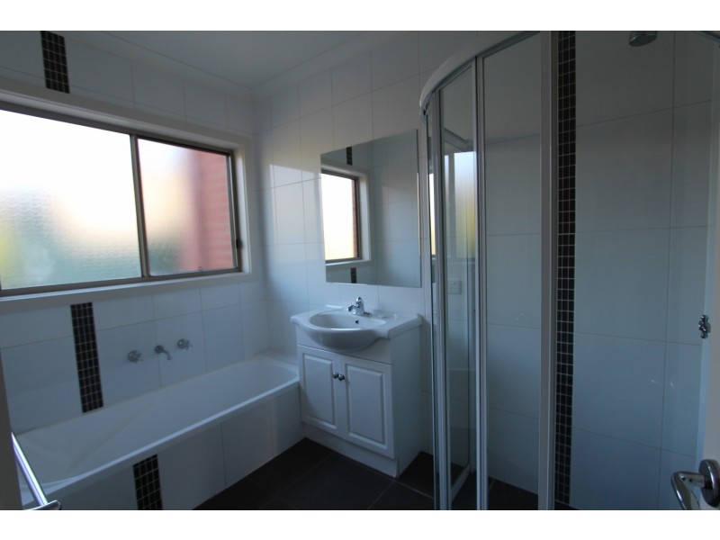 1/24 Alliance Avenue, California Gully VIC 3556