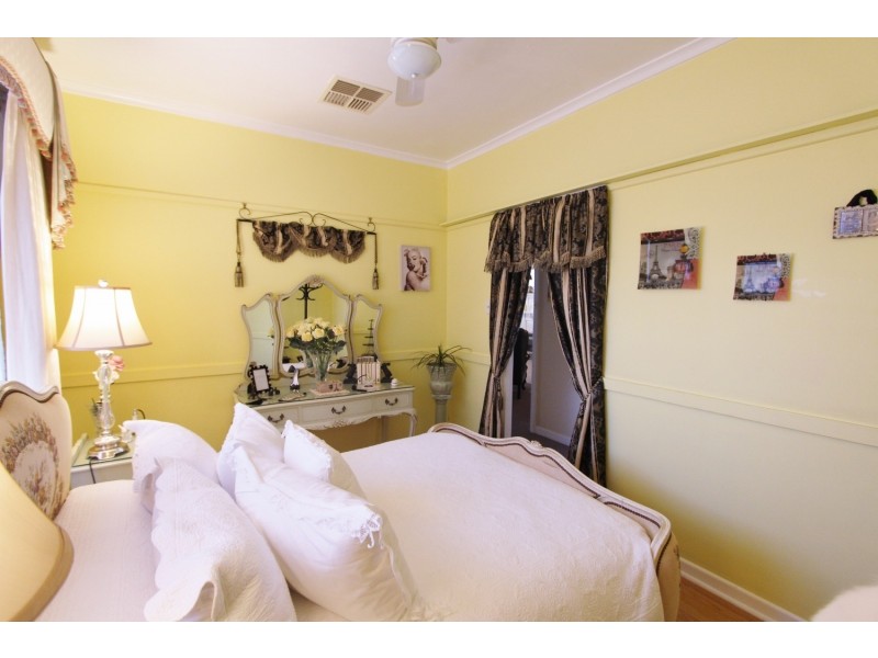 2a Cahill Street, White Hills VIC 3550