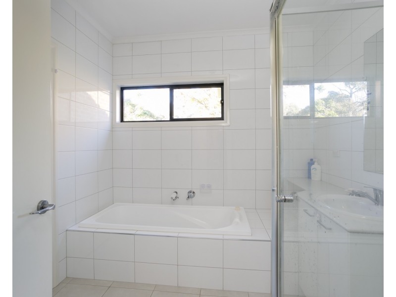 2/100 Spring Gully Road, Spring Gully VIC 3550