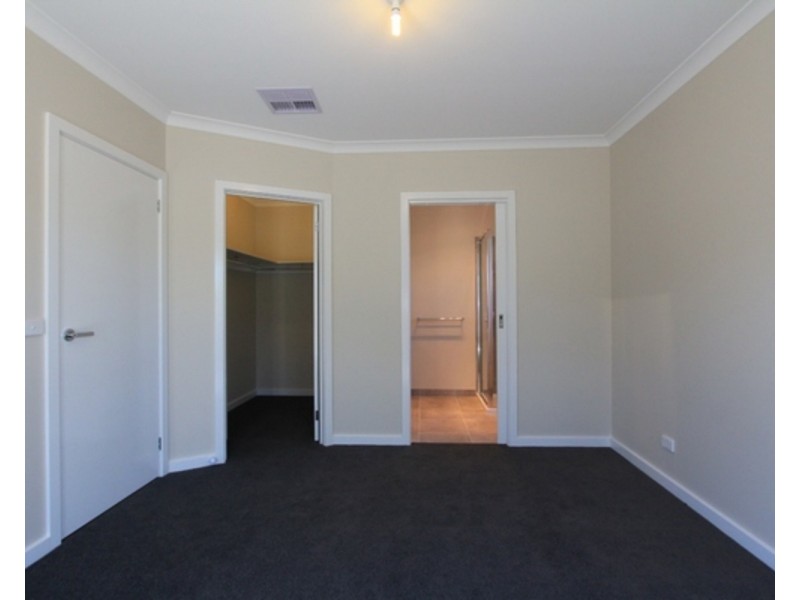 1/67 Church Street, Kangaroo Flat VIC 3555