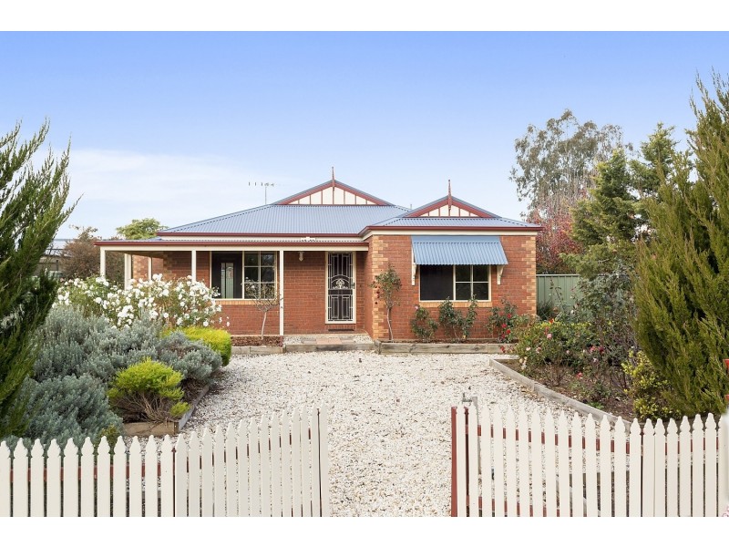 172 Myrtle Road, Ascot VIC 3551