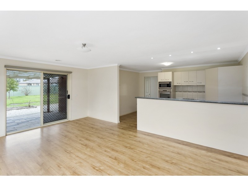 172 Myrtle Road, Ascot VIC 3551