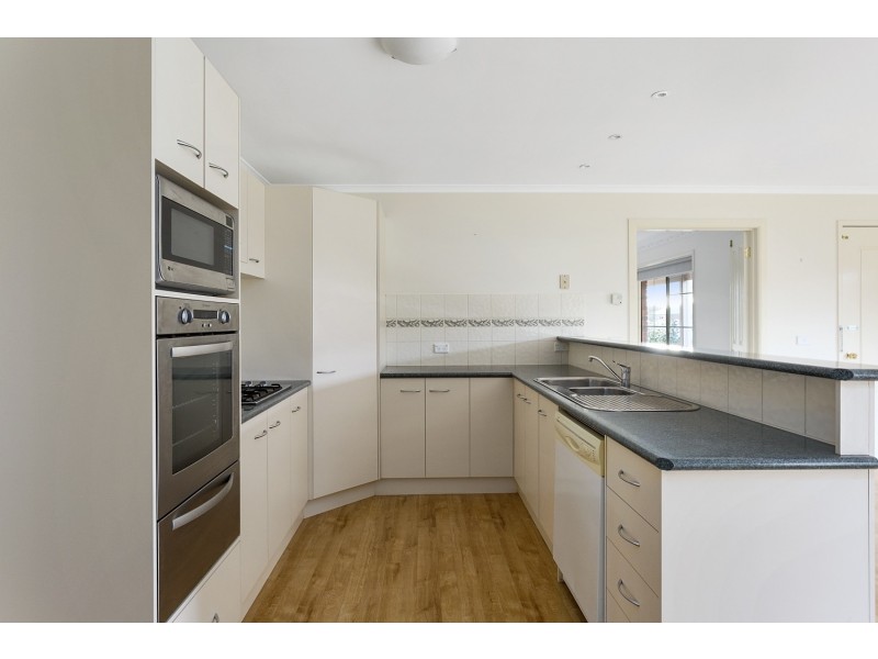 172 Myrtle Road, Ascot VIC 3551