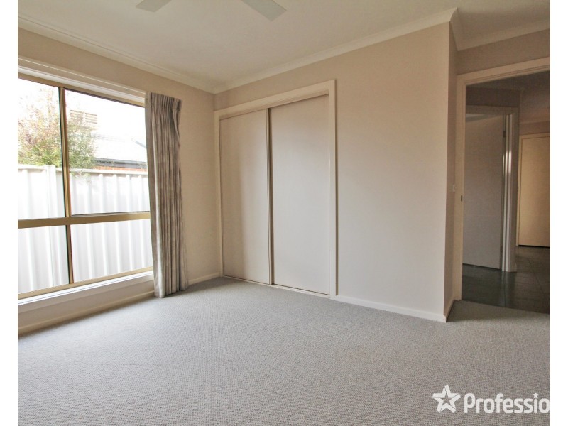 8  Fry Lane, Eaglehawk VIC 3556