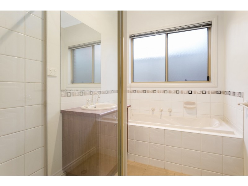 3/4 Keck Street, Flora Hill VIC 3550