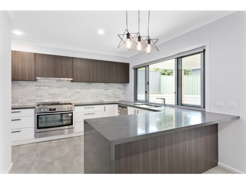 1/60a Honeysuckle Street, Ironbark VIC 3550