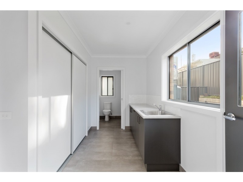 1/60a Honeysuckle Street, Ironbark VIC 3550