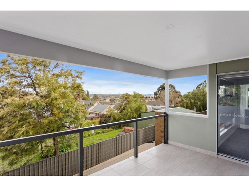 1/60a Honeysuckle Street, Ironbark VIC 3550