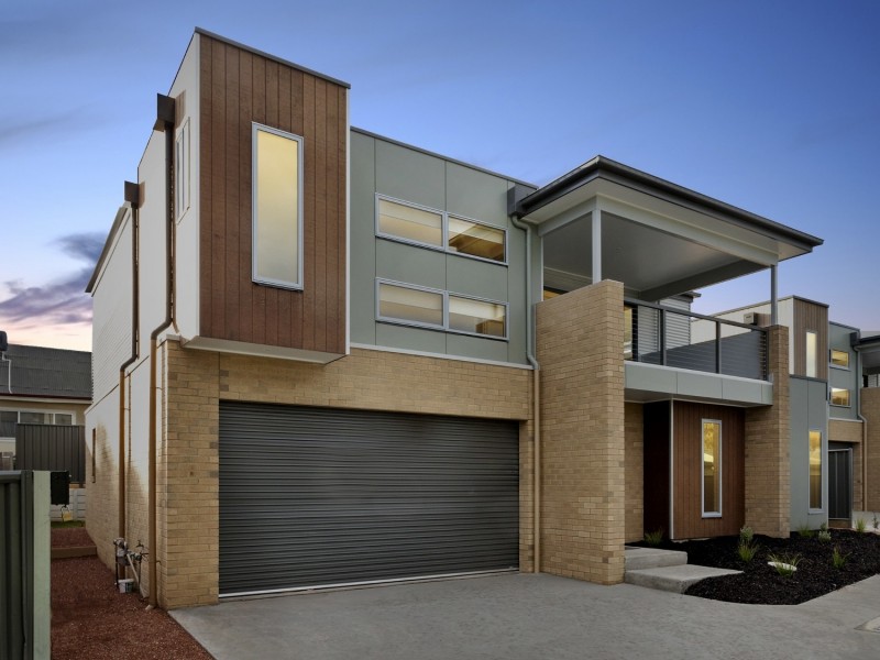 1/60a Honeysuckle Street, Ironbark VIC 3550