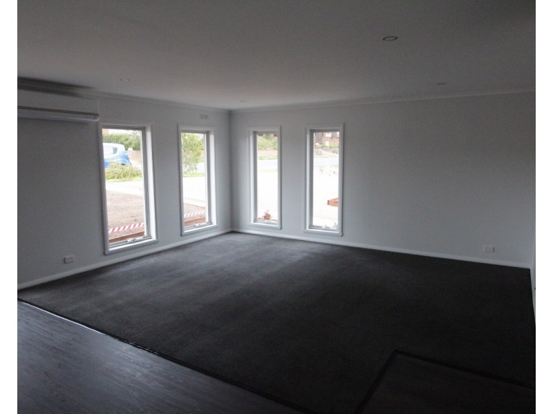 12 Albert Avenue, Strathdale VIC 3550