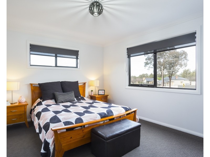 1/54 Mackenzie Street West, Golden Square VIC 3555