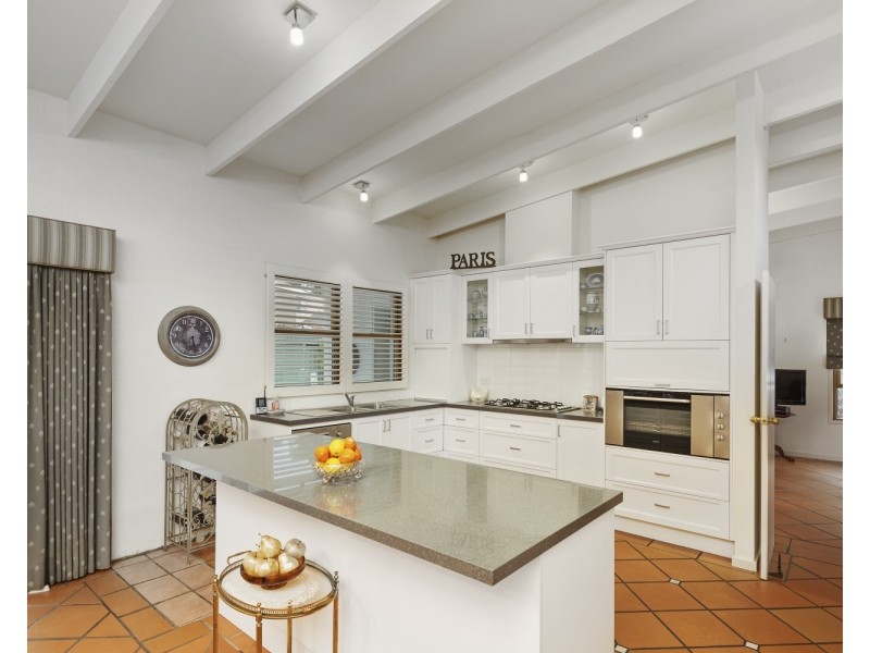 31 Greenwood Drive, Kennington VIC 3550