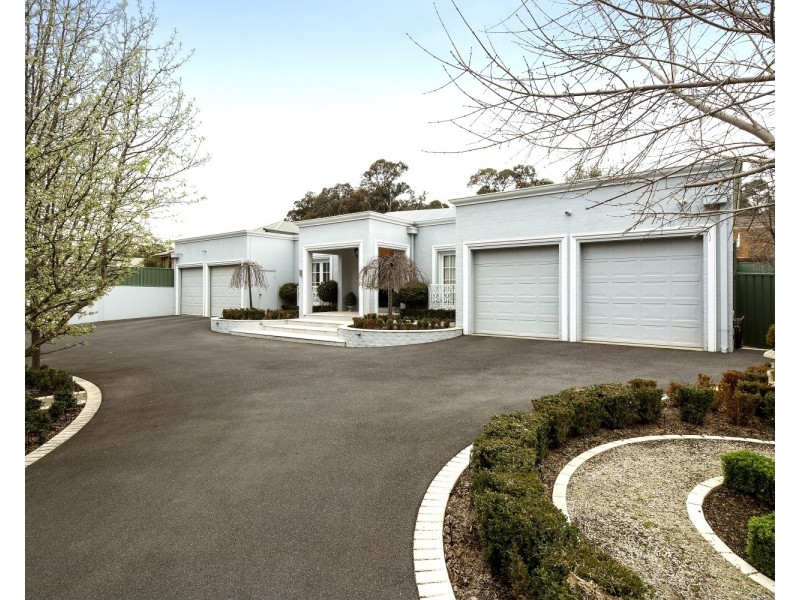 31 Greenwood Drive, Kennington VIC 3550