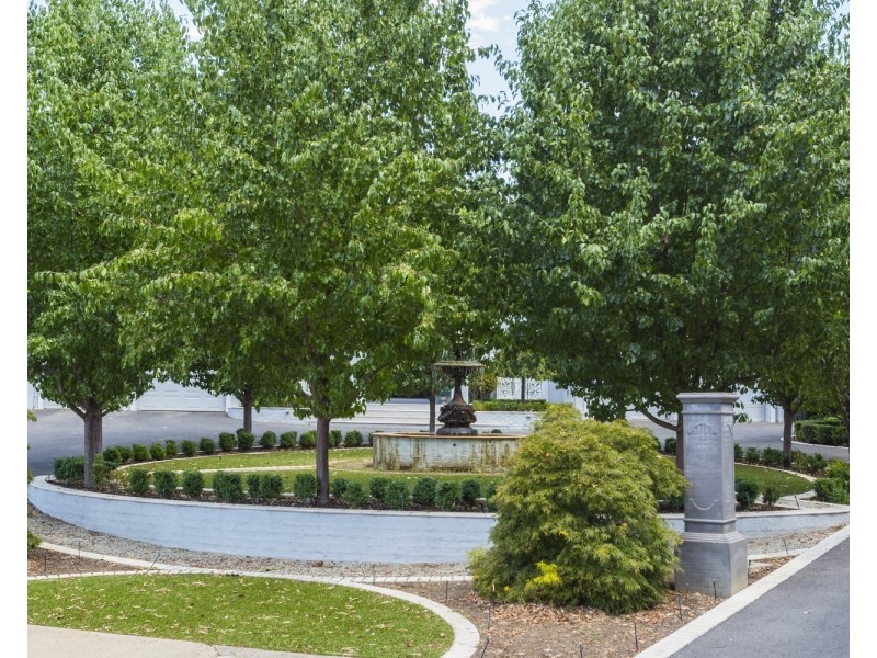 31 Greenwood Drive, Kennington VIC 3550