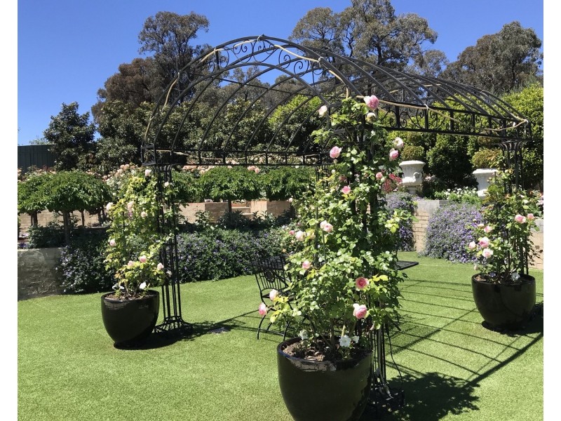 31 Greenwood Drive, Kennington VIC 3550