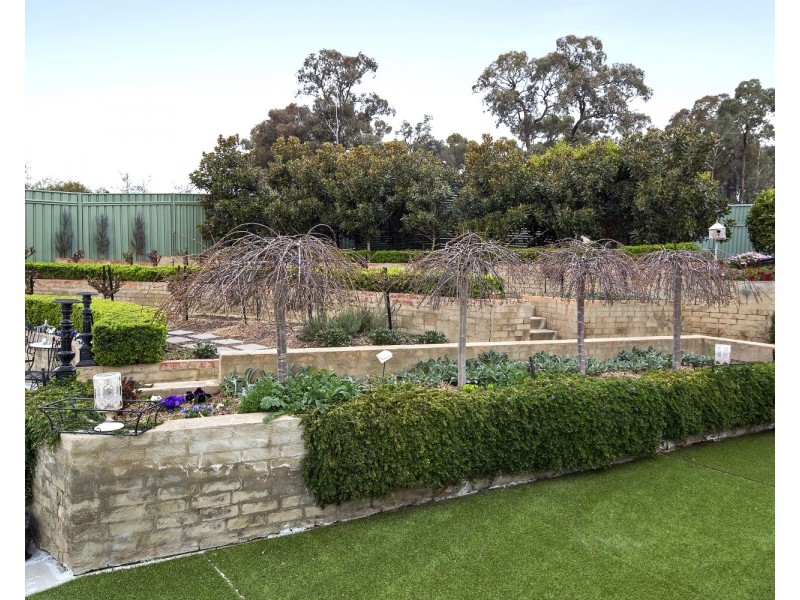 31 Greenwood Drive, Kennington VIC 3550