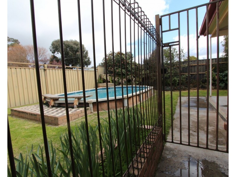 73 Specimen Hill Road, Golden Square VIC 3555