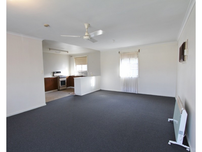 1a/1 Olympic Parade, Kangaroo Flat VIC 3555