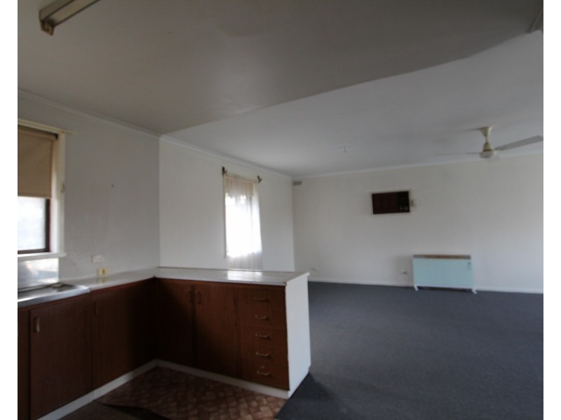1a/1 Olympic Parade, Kangaroo Flat VIC 3555