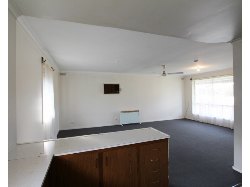 1a/1 Olympic Parade, Kangaroo Flat VIC 3555