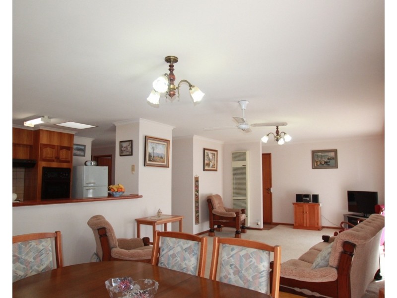 1 Cairinini Court, Strathdale VIC 3550