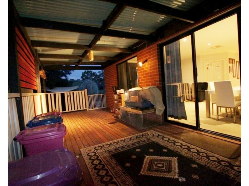 16 Uxbridge Street, Strathfieldsaye VIC 3551