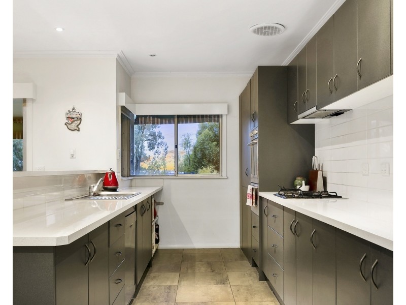 140 Lloyd Street, Strathdale VIC 3550