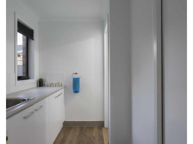 1/54 Mackenzie Street West, Golden Square VIC 3555