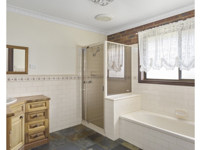 24 Plante Court, Strathdale VIC 3550