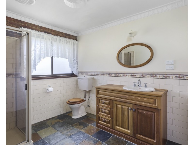 24 Plante Court, Strathdale VIC 3550