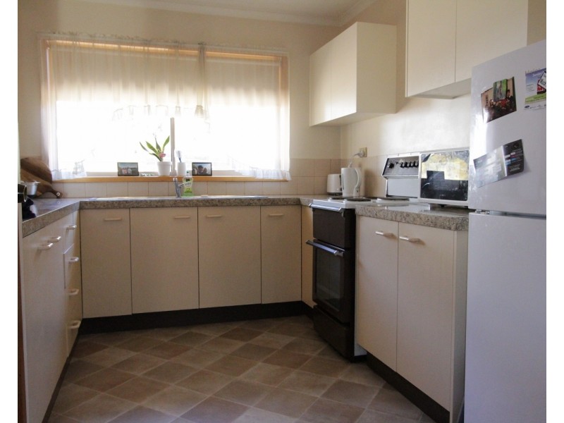 1/10 Emmett Street, Golden Square VIC 3555