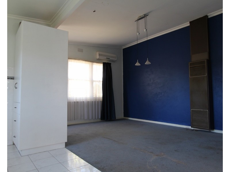 2/34a Mackenzie Street West, Golden Square VIC 3555