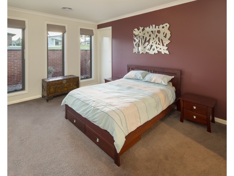 9 Charlbert Place, Strathfieldsaye VIC 3551