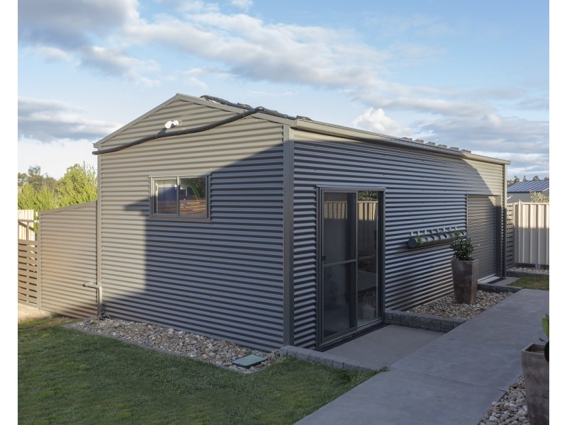 9 Charlbert Place, Strathfieldsaye VIC 3551