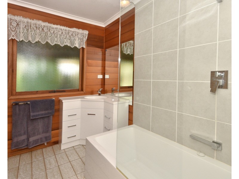 1 Alma Court, Kangaroo Flat VIC 3555