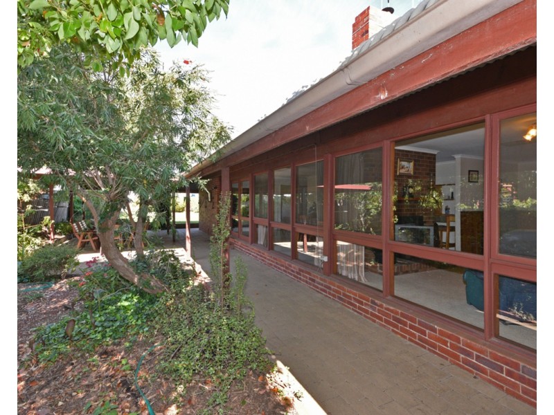 1 Alma Court, Kangaroo Flat VIC 3555