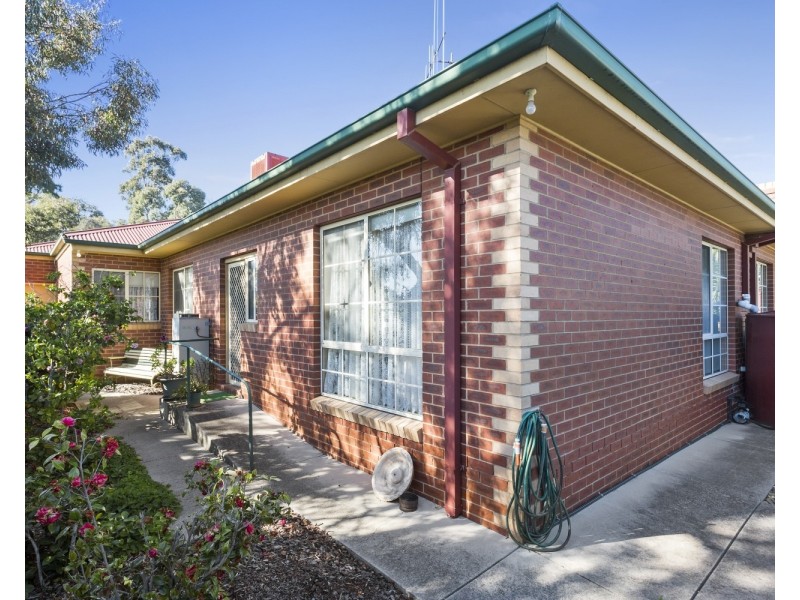 8A Hamlet Street, Quarry Hill VIC 3550