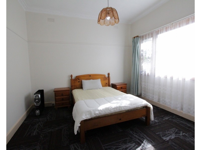 202 Neale Street, Flora Hill VIC 3550