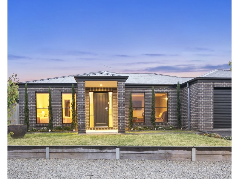 50 Arthurs Crescent, Strathfieldsaye VIC 3551