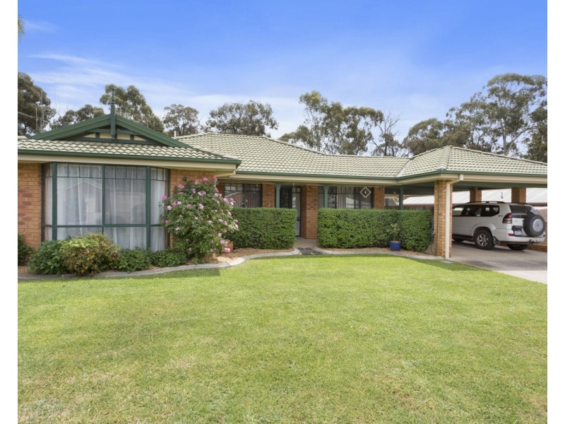 19 Gallway Drive, Eaglehawk VIC 3556