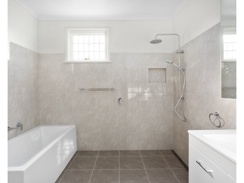 23 Arms Street, Long Gully VIC 3550