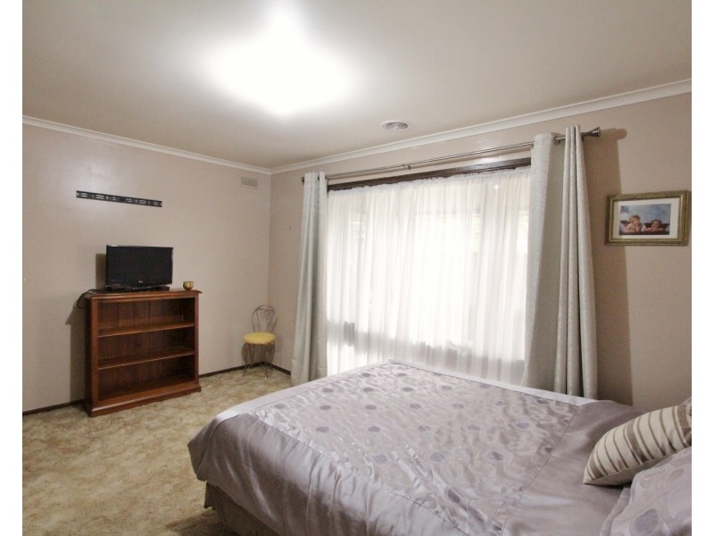 32  McPherson Street, Epsom VIC 3551