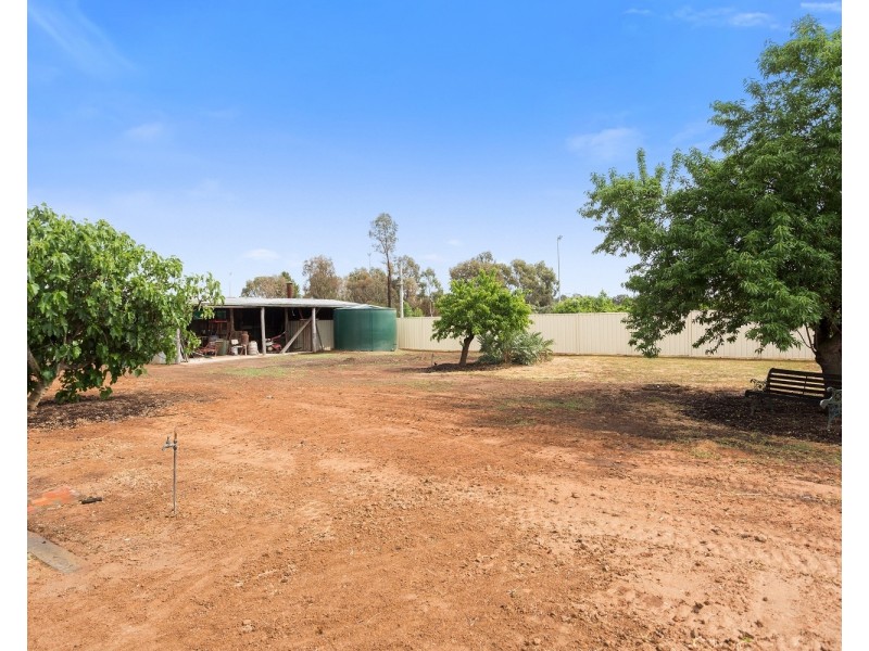 32  McPherson Street, Epsom VIC 3551