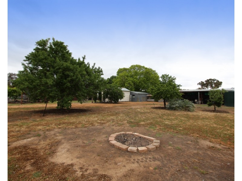 32  McPherson Street, Epsom VIC 3551