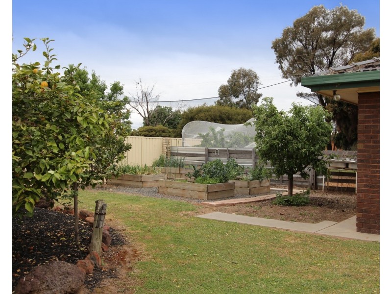 32  McPherson Street, Epsom VIC 3551