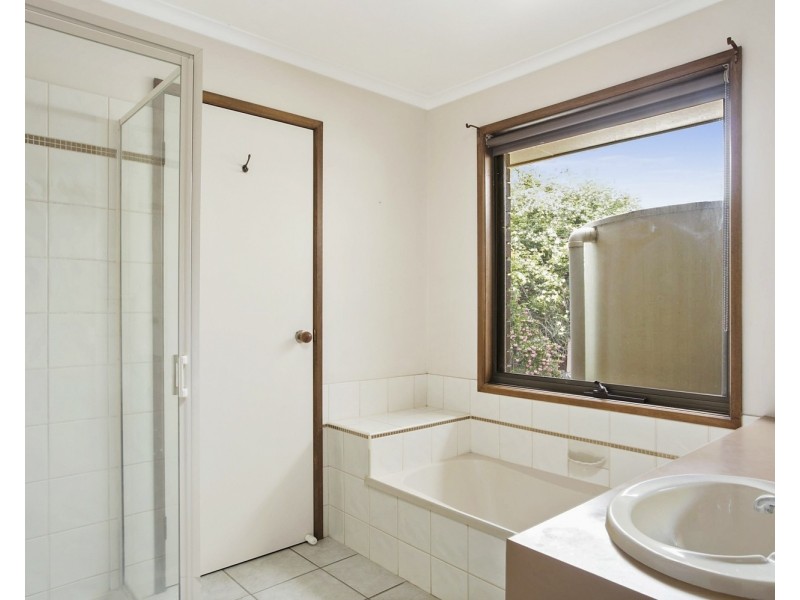 20 Arrawalli Avenue, Ascot VIC 3551