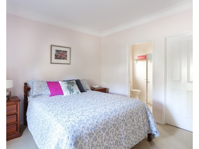 27 Higgins Hill Drive, Maiden Gully VIC 3551