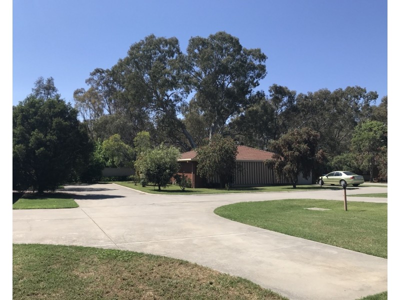 7/233 MacKenzie West Street, Kangaroo Flat VIC 3555