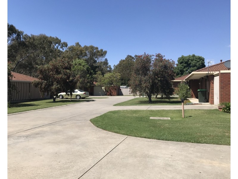 7/233 MacKenzie West Street, Kangaroo Flat VIC 3555