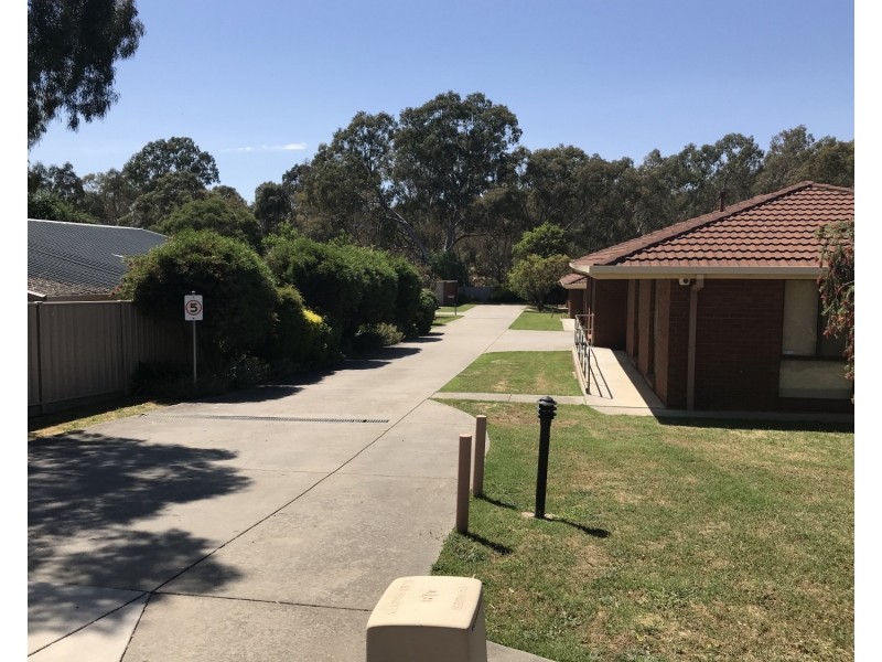 7/233 MacKenzie West Street, Kangaroo Flat VIC 3555